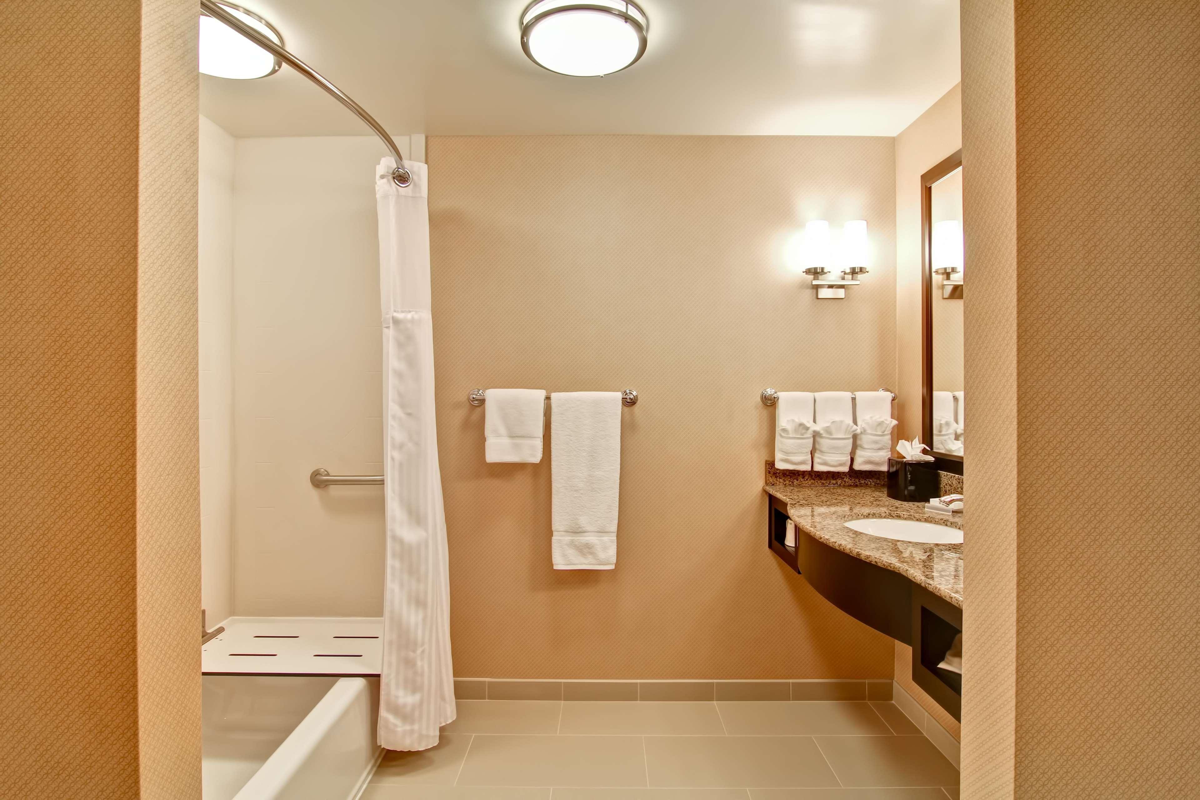 Hilton Garden Hotel 3*